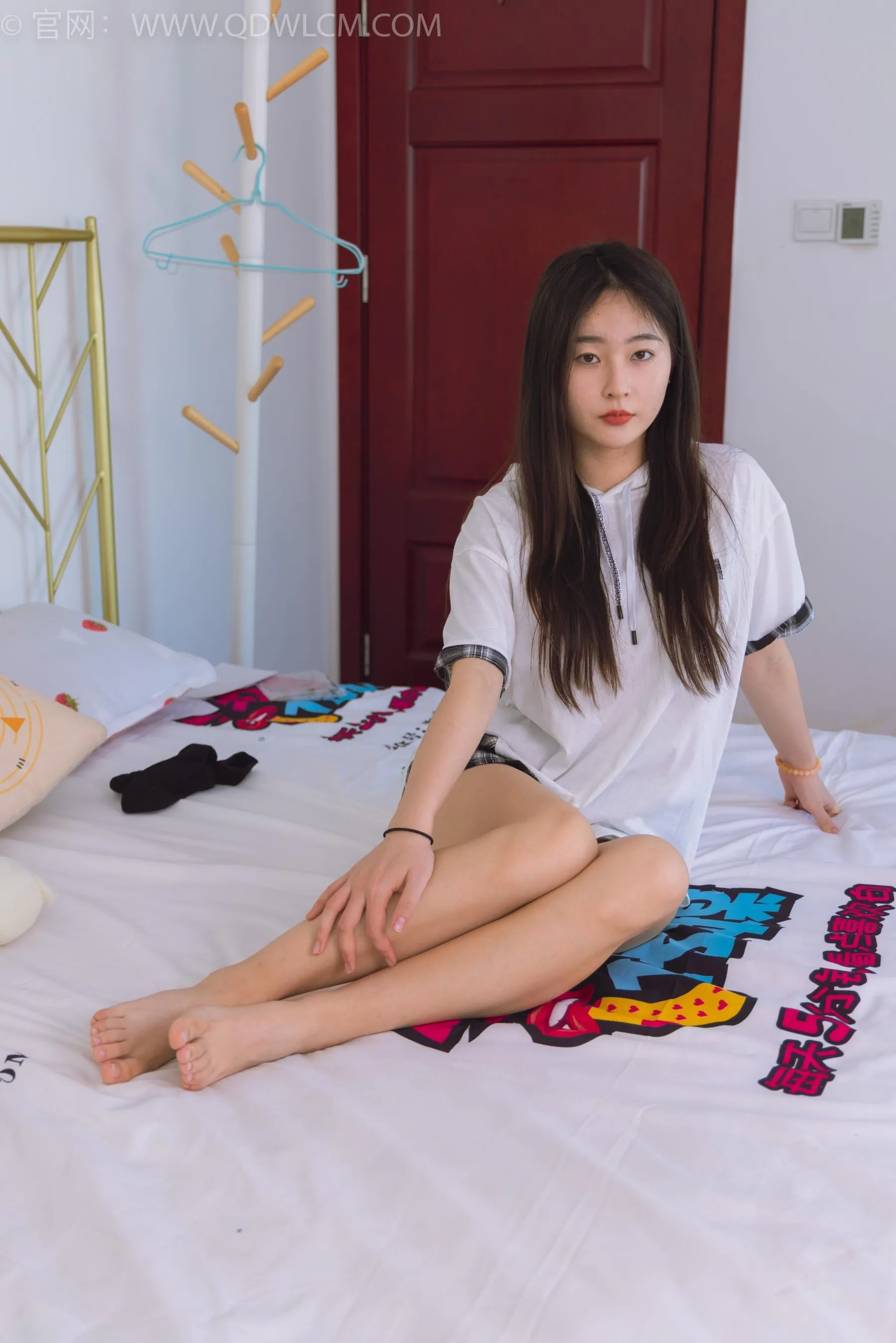 物恋传媒 NO.1529 美兔-秋日落叶 [151P]插图